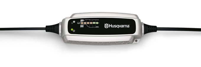 Husqvarna Cargador de batería BC 0.8 en el grupo Productos forestales y para el jardín de Husqvarna / Husqvarna Cortacésped con asiento / Kit de servicio y accesorios con GPLSHOP (5794501-01)