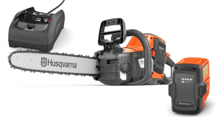 Husqvarna 240i + Bli30 & C80 en el grupo Productos forestales y para el jardín de Husqvarna / Husqvarna Motosierras / Batería motosierras con GPLSHOP (9706011-07)