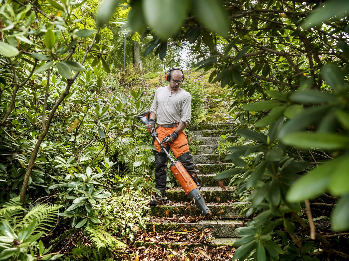 Husqvarna 122LK Desbrozadora