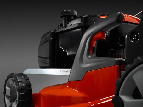 Husqvarna LC 247SP Cortacésped