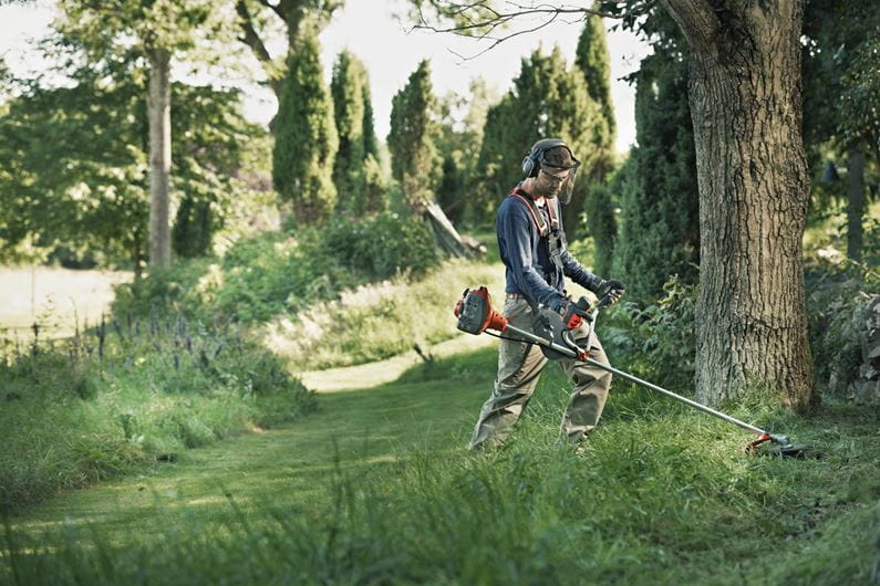 Husqvarna 122R Desbrozadora