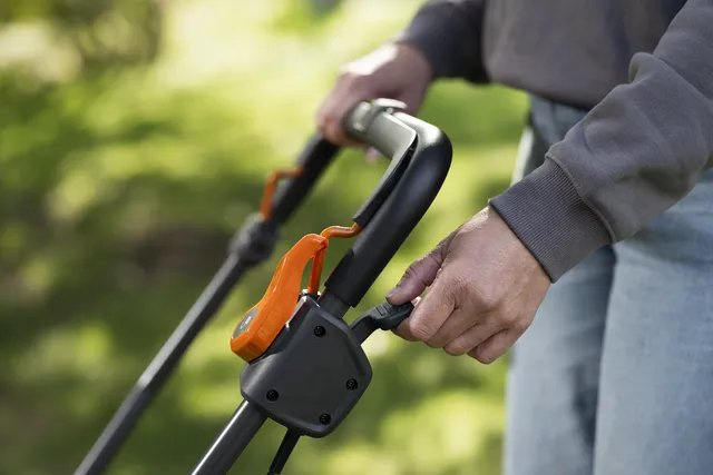 Husqvarna LB 246iS Cortacésped