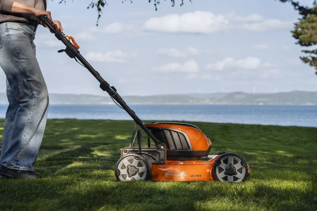 Husqvarna LB 246iS Cortacésped